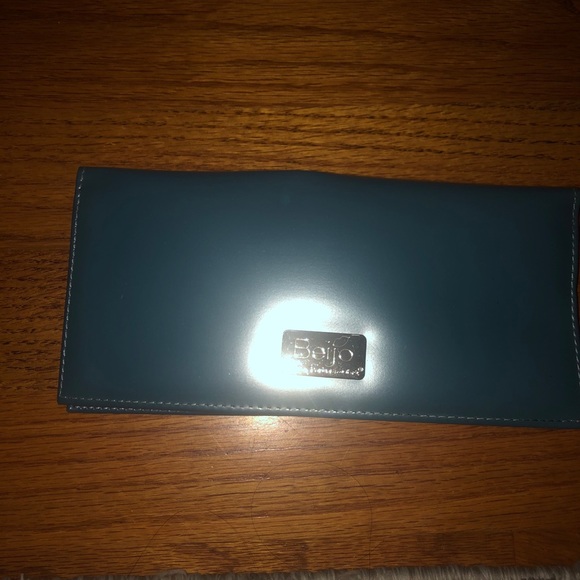 NWOT Beijo Bag with matching wallet - Picture 6 of 7